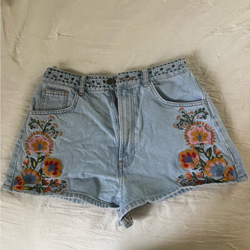 Farm Rio Embroidered Light Blue Denim Shorts Floral Accent - Picture 4 of 12